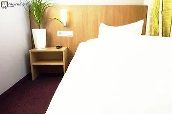 メインステーション